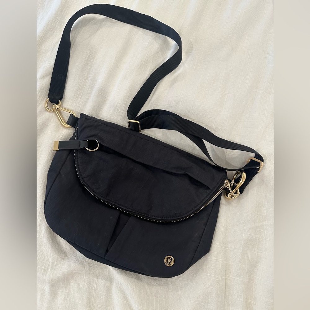 Lululemon crossbody